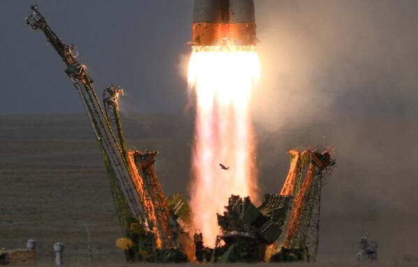 Запуск ТПК  Союз МС-09» с участниками длительной экспедиции МКС-56/57 - Sputnik Кыргызстан