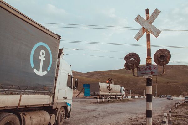 Вез камни — оштрафовали. За что вас могут наказать на дорогах Кыргызстана - Sputnik Кыргызстан