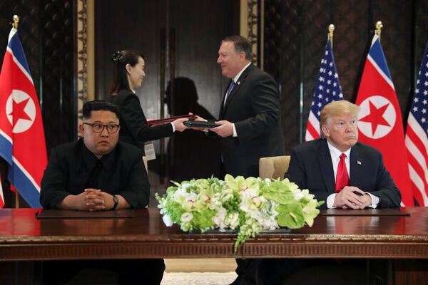 Встреча президента США Дональда Трампа и лидера КНДР Ким Чен Ына - Sputnik Кыргызстан