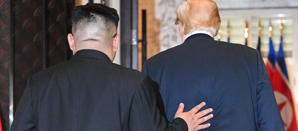 Встреча президента США Дональда Трампа и лидера КНДР Ким Чен Ына Встреча президента США Дональда Трампа и лидера КНДР Ким Чен Ына - Sputnik Кыргызстан
