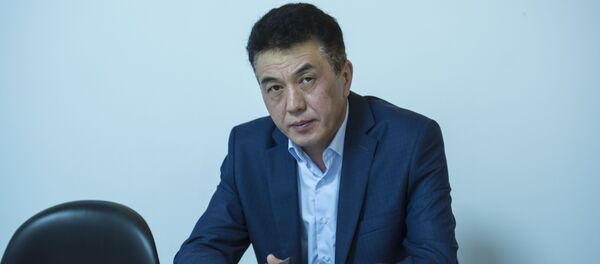 Республикалык жугуштуу оорулар ооруканасынын 3-бөлүмүнүн башчысы Канат Исаков Республикалык жугуштуу оорулар ооруканасынын 3-бөлүмүнүн башчысы Канат Исаков - Sputnik Кыргызстан