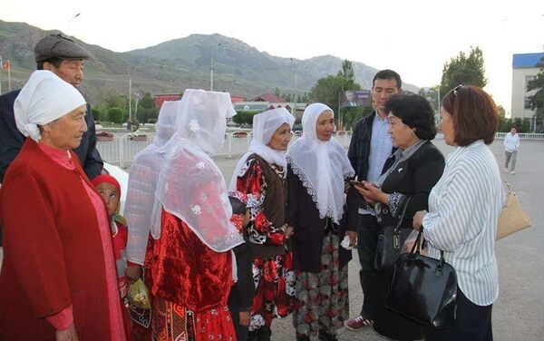 В Нарынскую область, где сегодня проживают памирские кыргызы, приехали их родственники — ванские кыргызы - Sputnik Кыргызстан