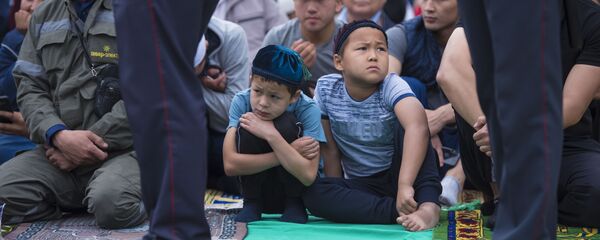 Айт-намаз на Старой площади Бишкека - Sputnik Кыргызстан