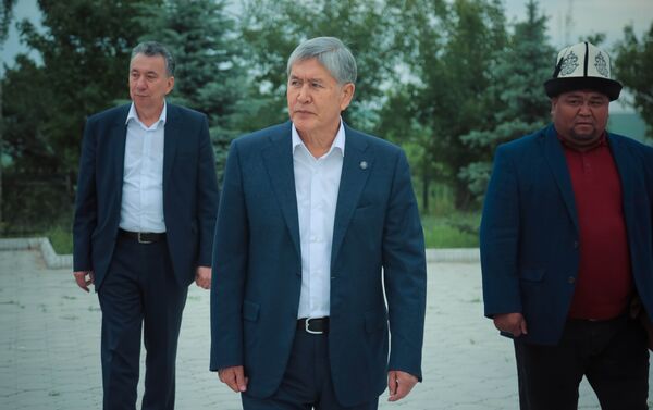 Экс-президент Кыргызской Республики, председатель СДПК Алмазбек Атамбаев и Фарид Ниязов - Sputnik Кыргызстан