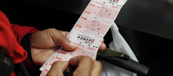 Лотерейный билет Powerball Лотерейный билет Powerball - Sputnik Кыргызстан