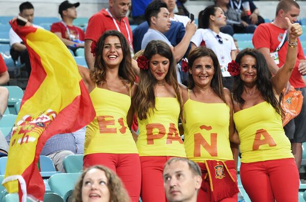 Болельщики перед матчем ЧМ-2018 Португалия - Испания - Sputnik Кыргызстан