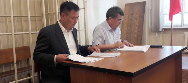 Сот залындагы мурдагы вице-премьер-министр Дүйшөнбек Зилалиев. Архив - Sputnik Кыргызстан