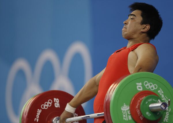 Тяжелоатлет Уланбек Молдодосов  - Sputnik Кыргызстан