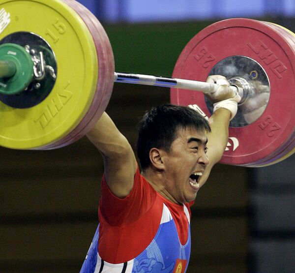 Тяжелоатлет Уланбек Молдодосов - Sputnik Кыргызстан