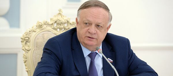 Заместитель председателя Комитета Госдумы по обороне Виктор Заварзин. Архивное фото - Sputnik Кыргызстан