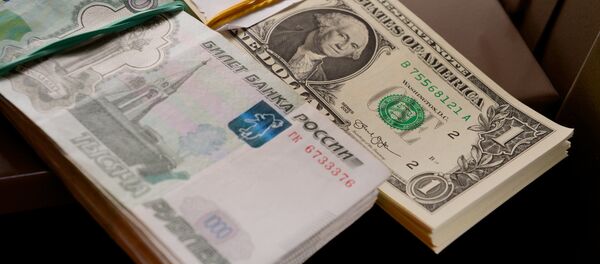 Россия рубли жана АКШ долларлары. Архив - Sputnik Кыргызстан