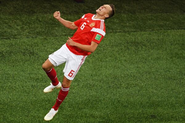 Амансызбы, бурадар? Өлкөдө 10:15. Тфү-тфү, Россия футболчуларына көз тийбесин! Амансызбы, бурадар? Өлкөдө 10:15. Тфү-тфү, Россия футболчуларына көз тийбесин! - Sputnik Кыргызстан