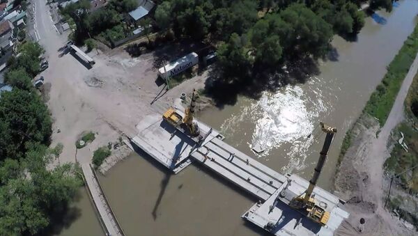 Автомобильный мост через БЧК строят в Бишкеке — видео с дрона - Sputnik Кыргызстан