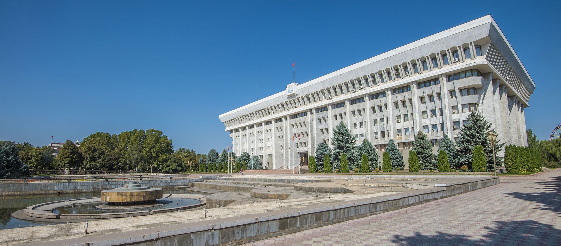 Гид по Бишкеку: здание Жогорку Кенеша Кыргызской Республики - Sputnik Кыргызстан, 1920, 22.07.2021