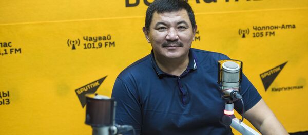 КРдин эмгек сиңирген артисти Бек Борбиев маек учурунда КРдин эмгек сиңирген артисти Бек Борбиев маек учурунда - Sputnik Кыргызстан