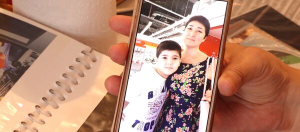 Последние минуты жизни сына смотрела на видео — крик души бишкекчанки - Sputnik Кыргызстан