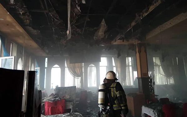 Информация о возгорании поступила в воскресенье в 9.25. Огонь был локализован в 10.17. На месте работали четыре пожарных расчета. - Sputnik Кыргызстан