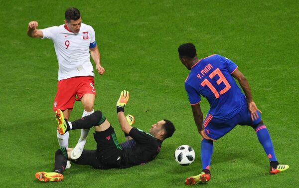 Сборная Колумбии лишила шансов Польшу на выход в плей-офф, обыграв во втором туре группового этапа Чемпионата мира по футболу со счетом 3:0. - Sputnik Кыргызстан