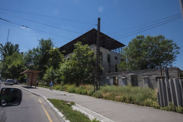 Сооружения в Бишкеке портящие облик столицы - Sputnik Кыргызстан