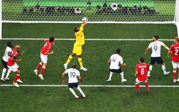 Сборные Дании и Франции завершили игру в рамках группового этапа Чемпионата мира по футболу со счетом 0:0. - Sputnik Кыргызстан