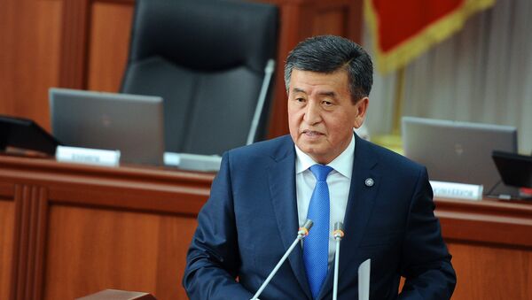 Президент Кыргызстана Сооронбай Жээнбеков во время выступления на пленарном заседании Жогорку Кенеша. Архивное фото - Sputnik Кыргызстан