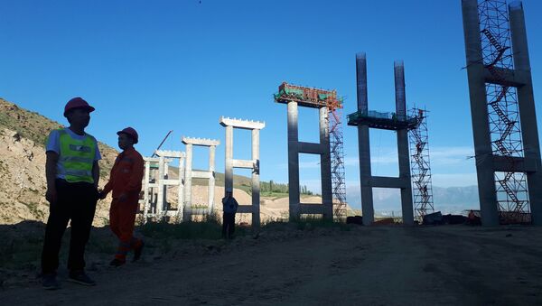 Строительство эстакадного моста на альтернативной дороге север— юг - Sputnik Кыргызстан