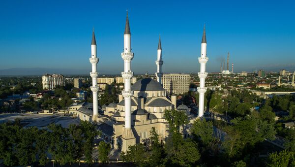 Мечеть имени имама аль-Сарахсия на проспекте Жибек Жолу в Бишкеке. Архивное фото - Sputnik Кыргызстан