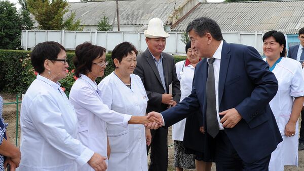 Рабочая поездкв по Иссык-Кульской области премьер-министра Сооронбая Жээнбекова - Sputnik Кыргызстан