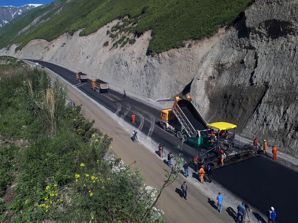 Строительство альтернативной дороги север— юг - Sputnik Кыргызстан