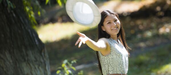 Выпускница Айлин Албанова, получившая  высший балл на ОРТ - Sputnik Кыргызстан