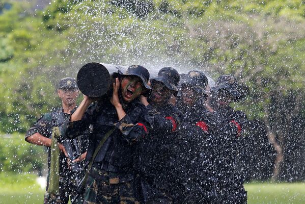 Выступление военнослужащий народно-освободительной армии Китая - Sputnik Кыргызстан