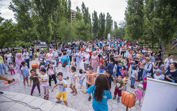 В столице завершилось шествие Каравана детских игр - Sputnik Кыргызстан