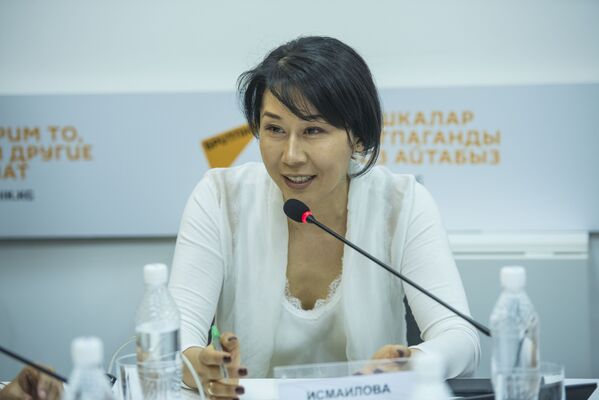 Депутат Жогорку Кенеша Аида Исмаилова - Sputnik Кыргызстан