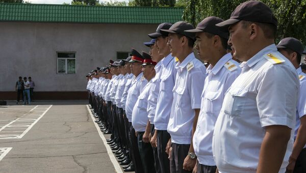 Сотрудники патрульной милиции. Архивное фото - Sputnik Кыргызстан
