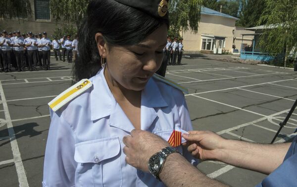 Службу несут 501 сотрудник, 28 из них — девушки. - Sputnik Кыргызстан