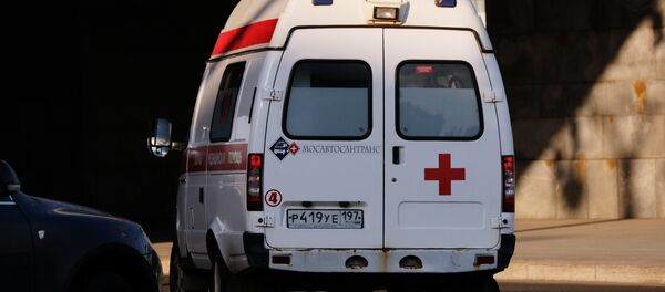 Автомобиль скорой помощи на улице Москвы. - Sputnik Кыргызстан
