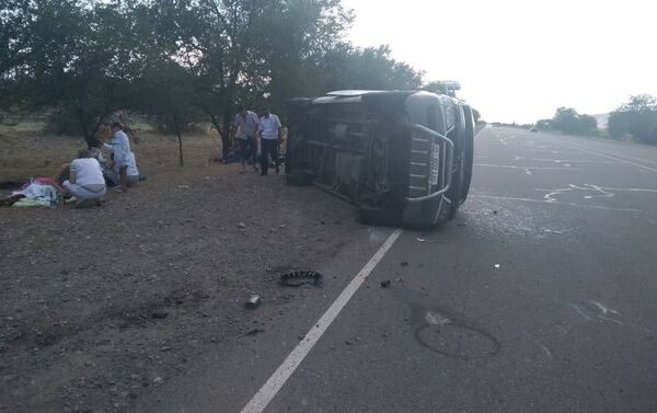 Происшествие случилось примерно в 19.00 на 78-м километре автодороги близ Токмока. - Sputnik Кыргызстан