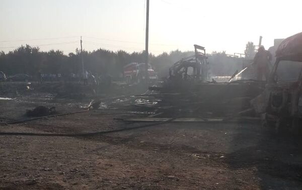 Последствия взрыва автозаправочной станции в Лейлекском районе - Sputnik Кыргызстан