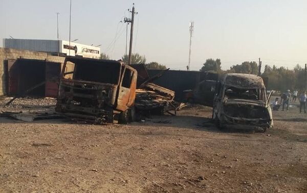 МЧС распространило фотографии с места взрыва автозаправочной станции в Лейлекском районе Баткенской области. - Sputnik Кыргызстан