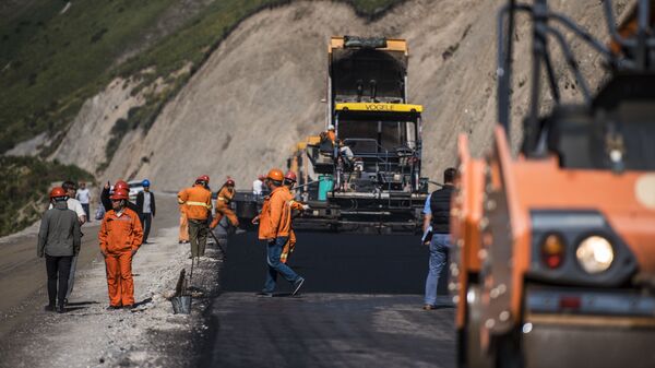 Строительство дороги. Архивное фото - Sputnik Кыргызстан