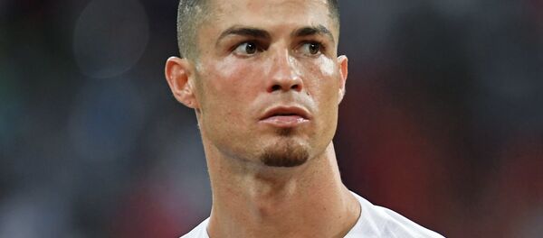 Форвард Реал Мадрида и сборной Португалии Криштиану Роналду. Архивное фото - Sputnik Кыргызстан