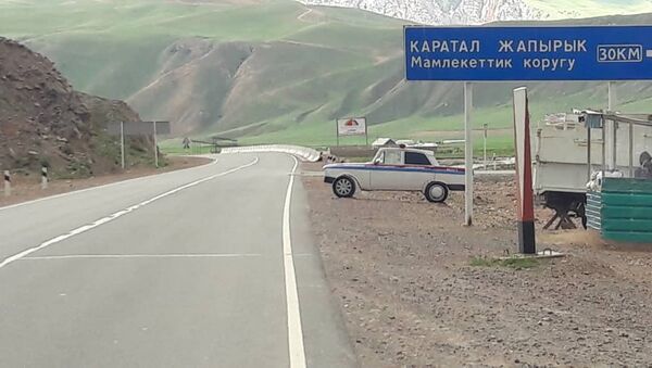 Объемный макет патрульной машины на трассе Бишкек — Нарын — Торугарт - Sputnik Кыргызстан