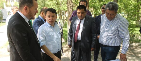 Түркиядан Нарын шаарындагы эс алуу жайын реконструкциялоо, облустагы университетинин алдында ветеринардык лаборатория, кыргыз-түрк факультетин курууга даярдык көрүү үчүн атайын делегация келди - Sputnik Кыргызстан