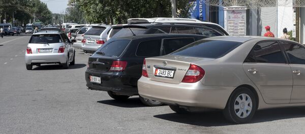 Неправильная парковка авто в Бишкеке - Sputnik Кыргызстан