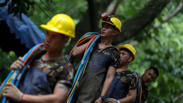 Спасение детей из пещеры в Таиланде - Sputnik Кыргызстан