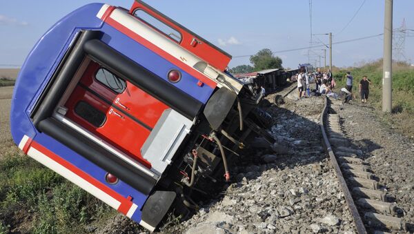 Сход с рельсов пассажирского поезда на северо-западе Турции - Sputnik Кыргызстан