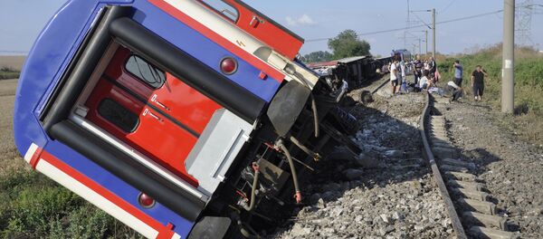 Сход с рельсов пассажирского поезда на северо-западе Турции - Sputnik Кыргызстан