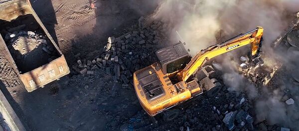 Как в Бишкеке сносили дома для строительства улицы Токтогула — видео - Sputnik Кыргызстан