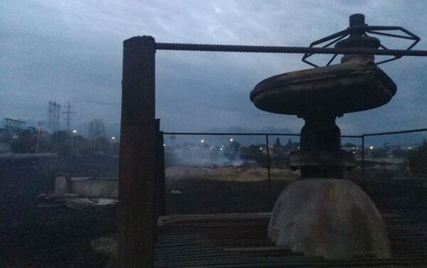 В 22.00 огонь был полностью потушен. Площадь возгорания в МЧС пообещали уточнить позже. - Sputnik Кыргызстан