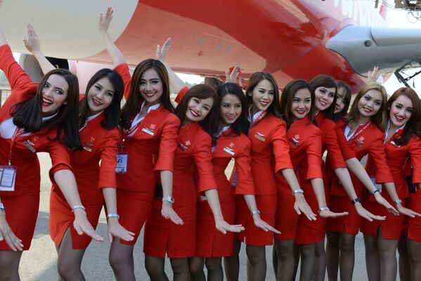 Сотрудницы малазийской авиакомпании Air Asia - Sputnik Кыргызстан